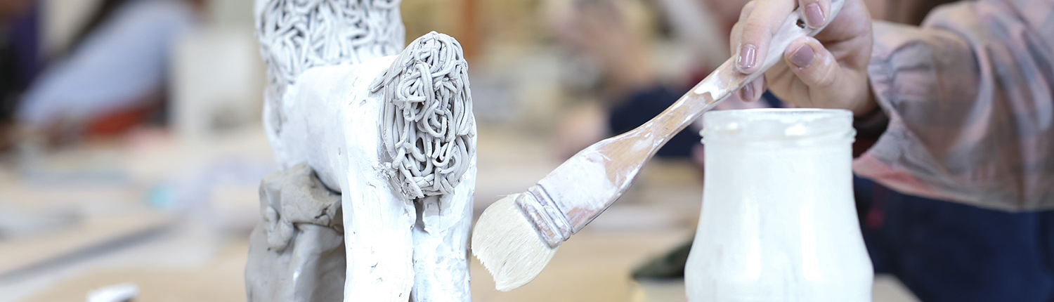 Adhérent de l'ECLA en atelier terre céramique